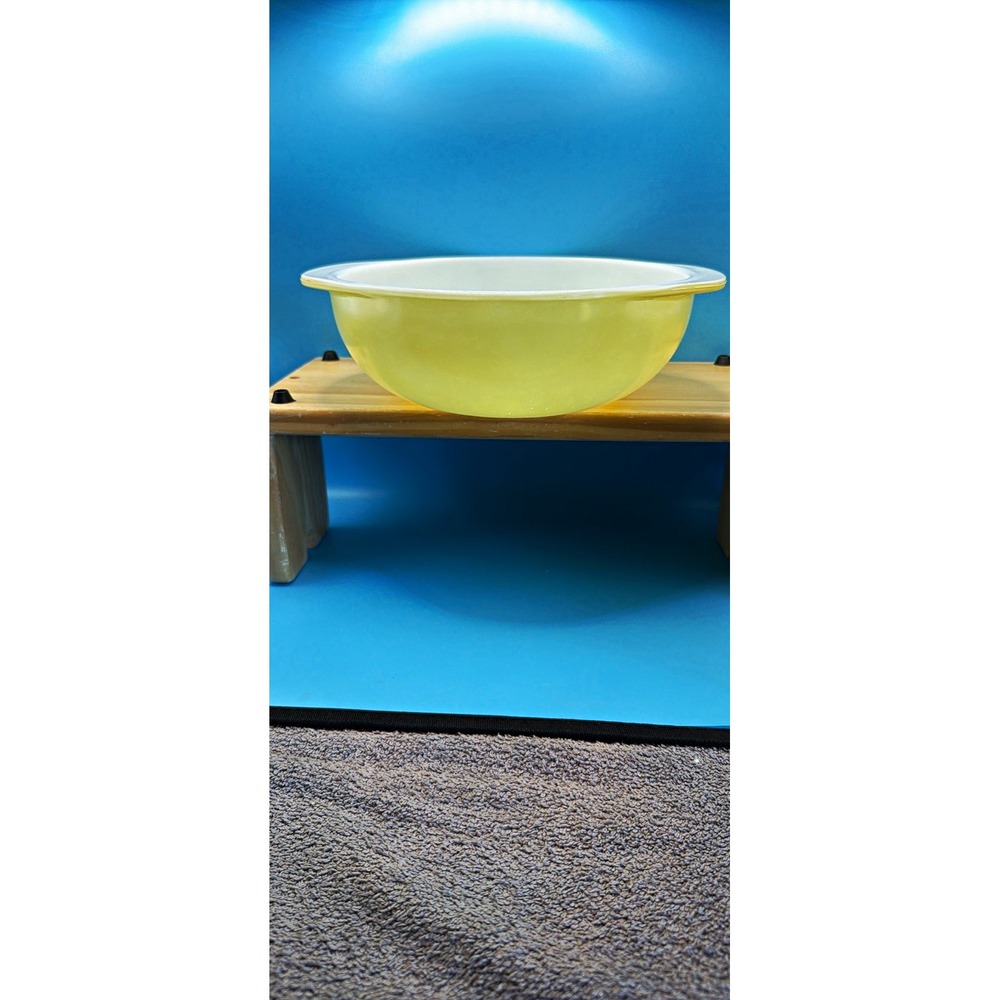 Vintage PYREX 024 Yellow/White Solid Milk Glass Pressed Round Bowl Glossy Finish